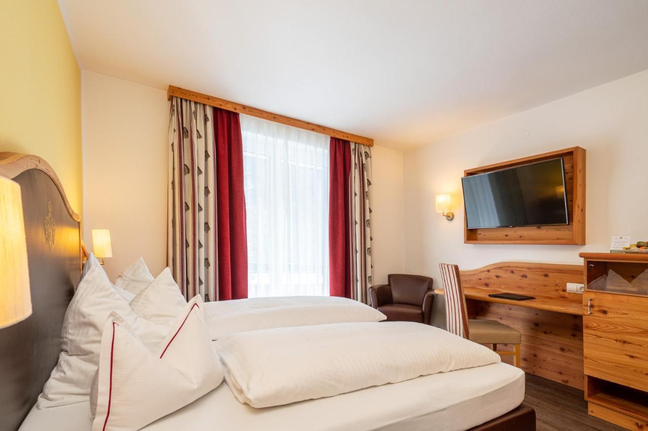 Hotel Trattlerhof Бад Кляйнкирххайм Экстерьер фото