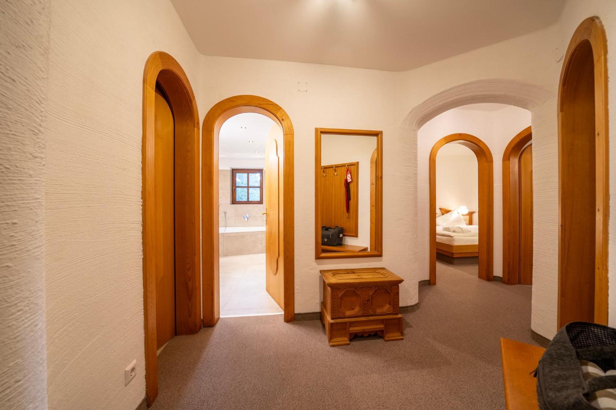 Hotel Trattlerhof Бад Кляйнкирххайм Экстерьер фото